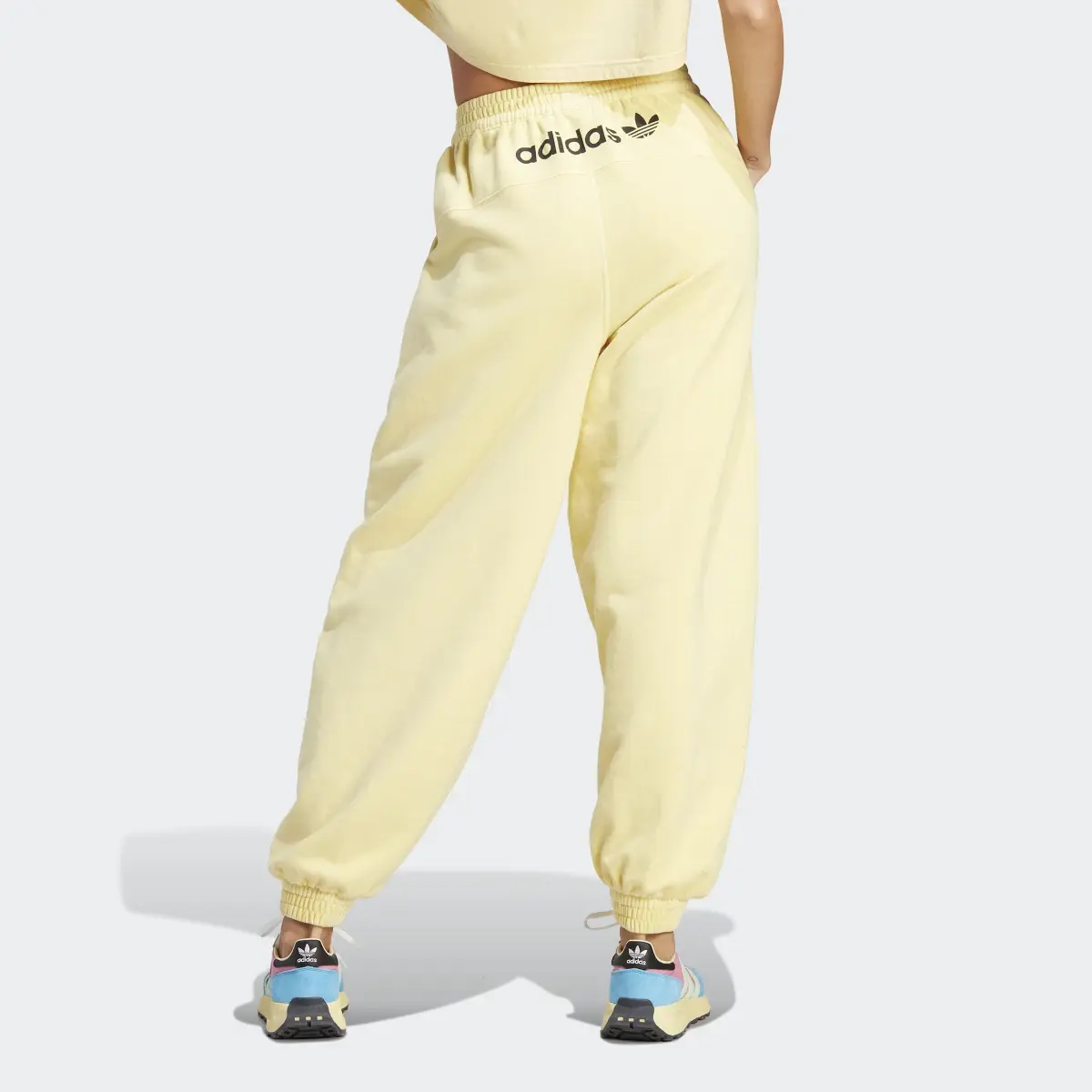 Adidas Originals Back Logo Sweat Pants. 2