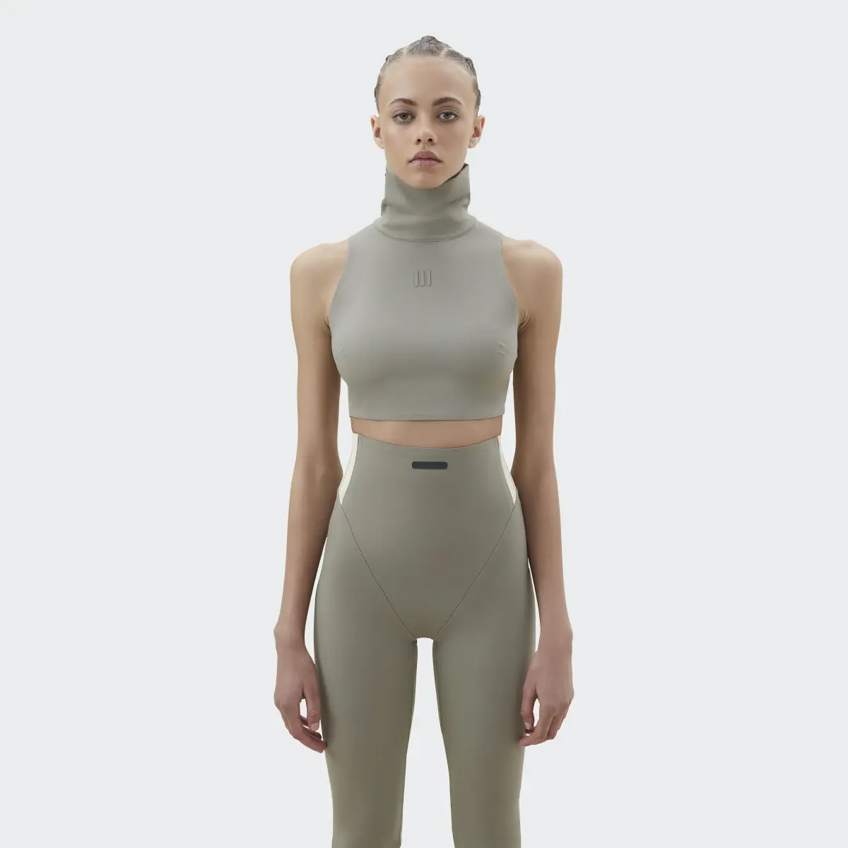 Adidas Crop top col montant Fear of God Athletics. 3