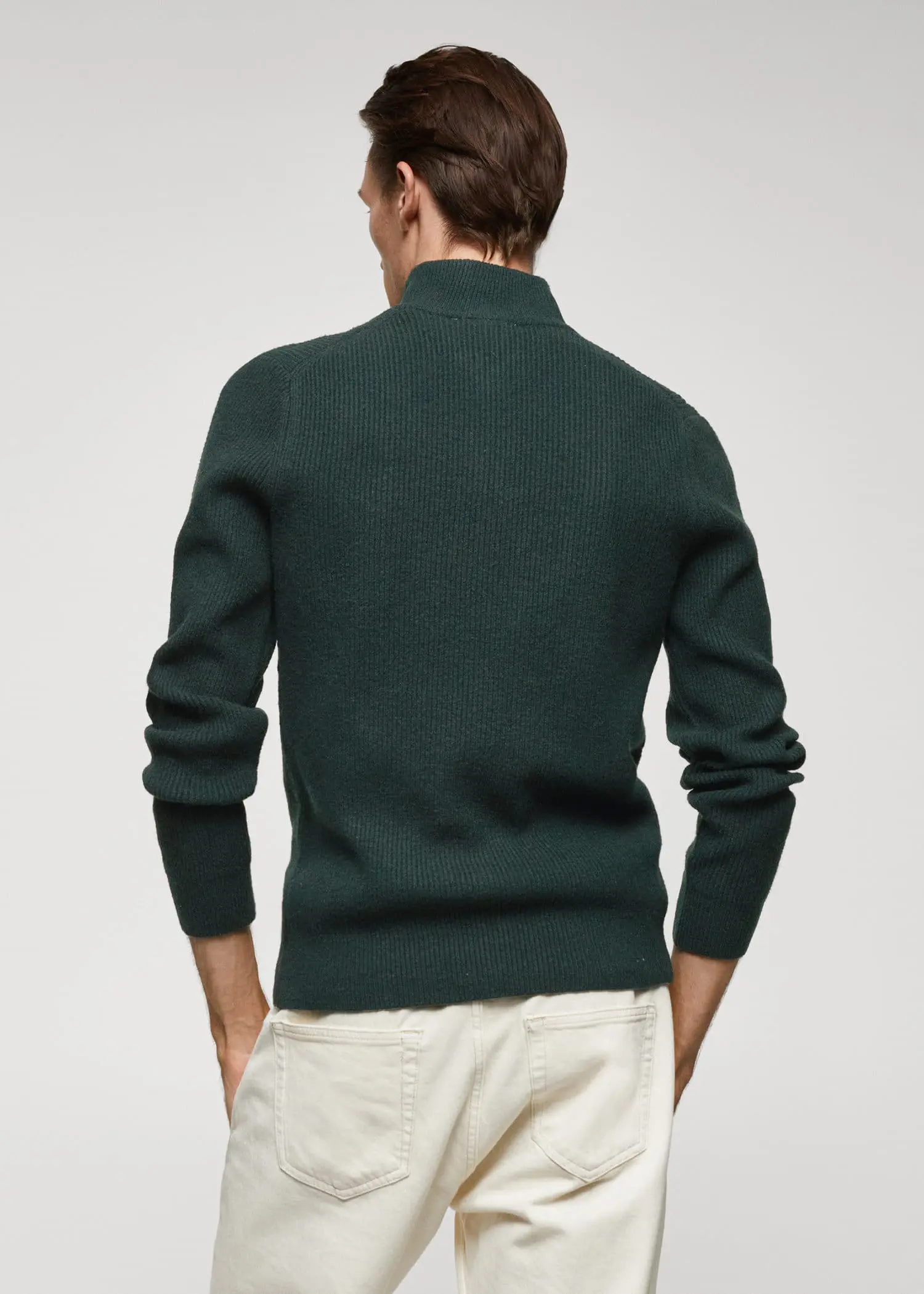 Ribbed sweater with zip