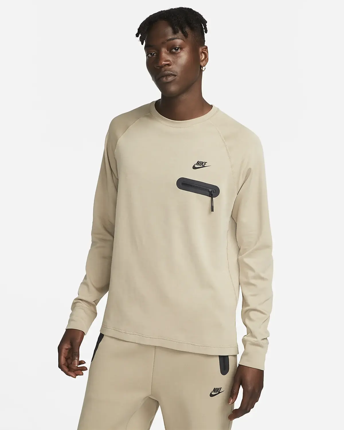 Nike Tech Fleece Lightweight. 1