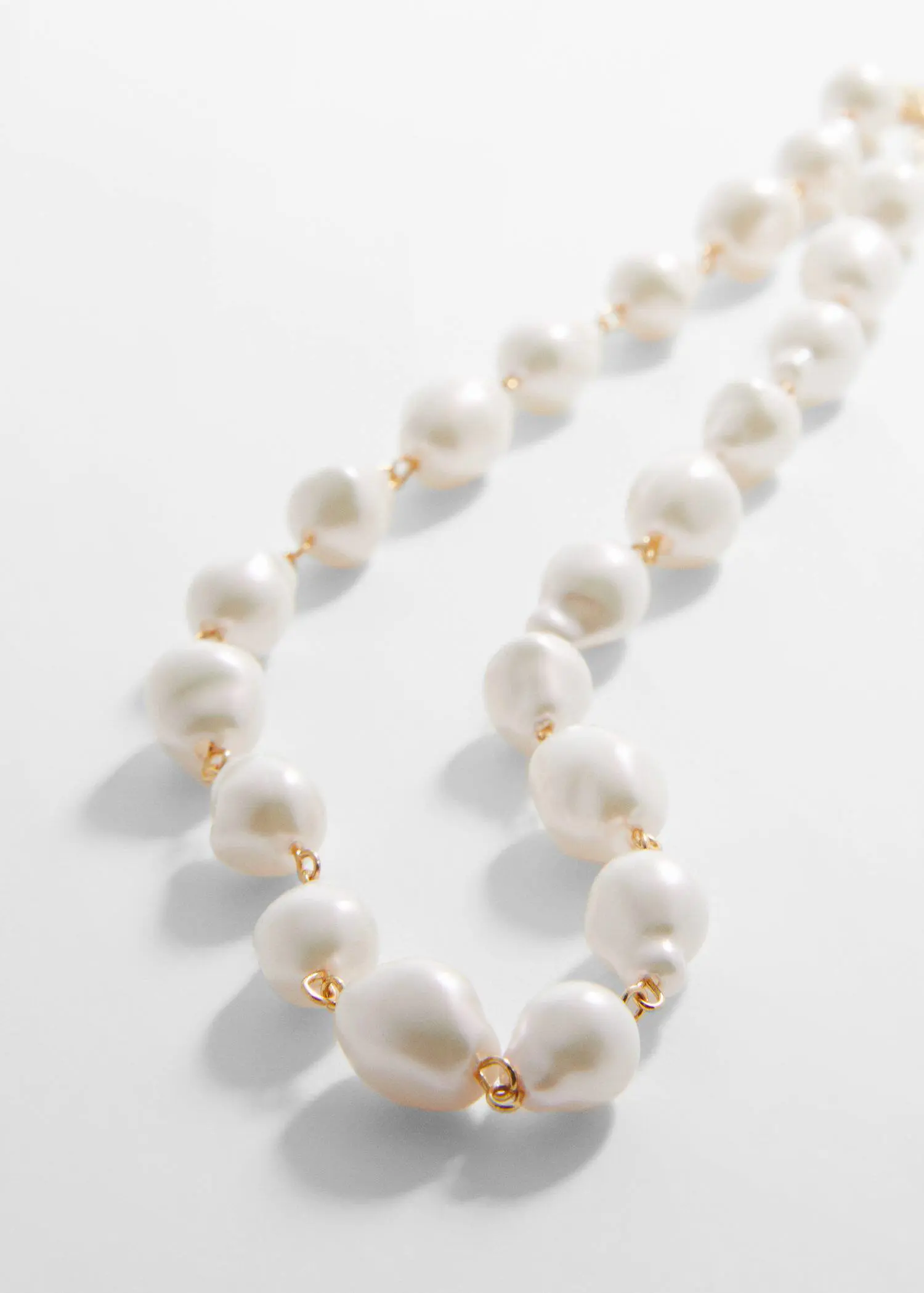 Mango Pearl chain necklace. 2