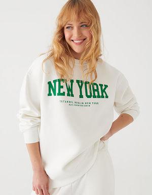 New York Baskılı Beyaz Sweatshirt
