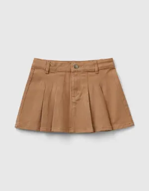 pleated miniskirt