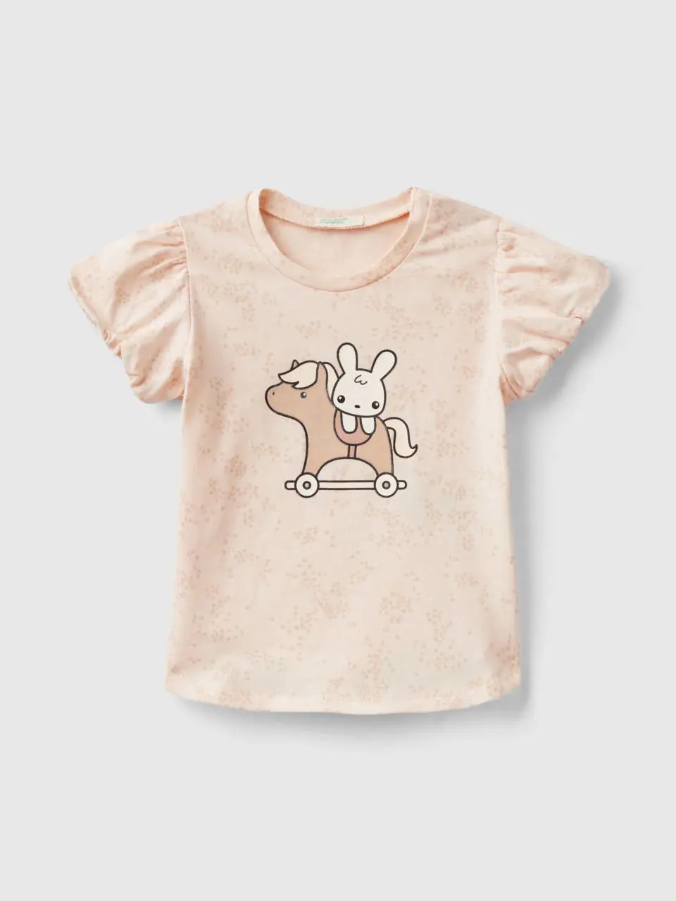 Benetton t-shirt with bunny print. 1