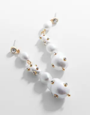 Pearl earrings with rhinestone detail