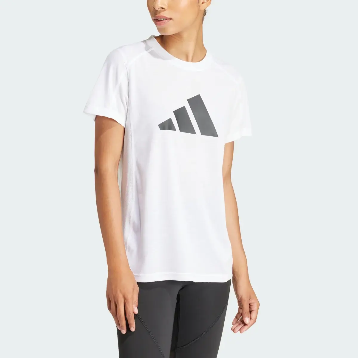 Adidas Playera de Entrenamiento Train Essentials Big Performance Logo. 1