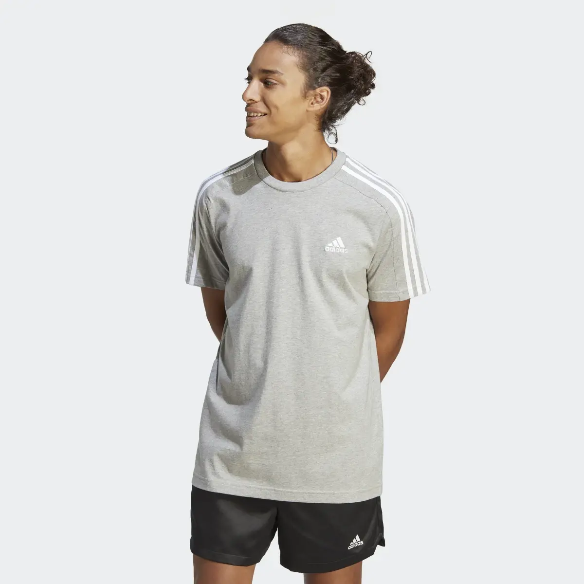 Adidas T-shirt em Jersey Simples 3-Stripes Essentials. 2