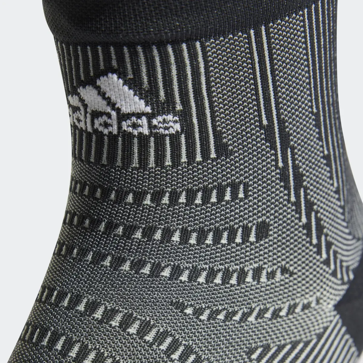 Adidas Performance Graphic Quarter Socks. 3