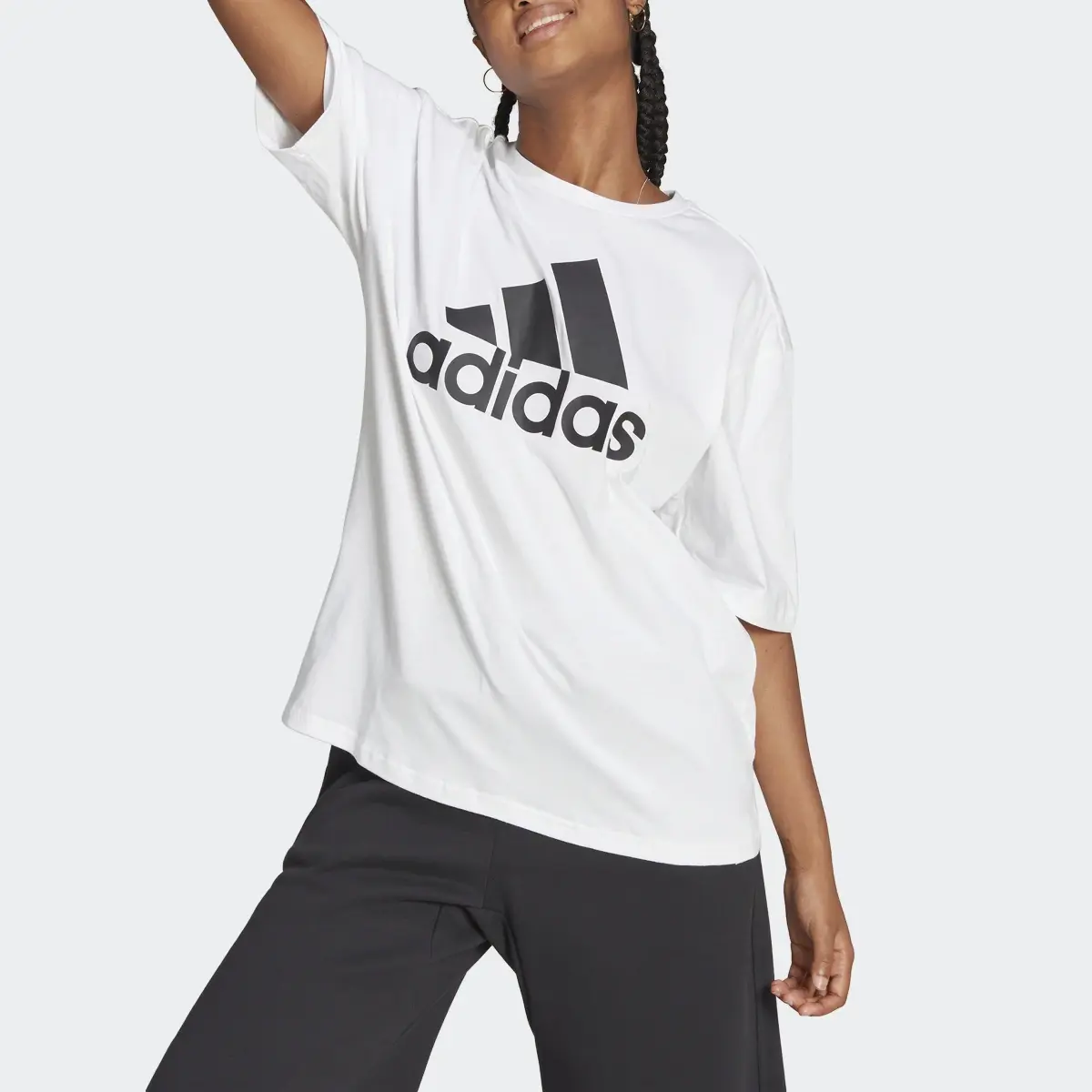Adidas Essentials Big Logo Boyfriend Tişört. 1