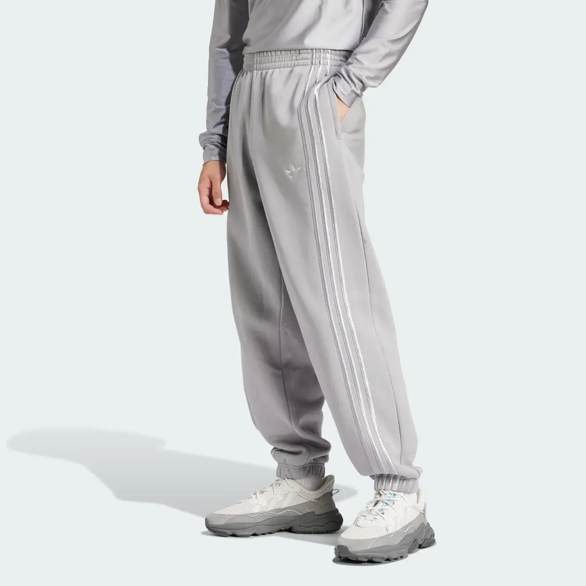 Adidas Spodnie dresowe Fashion. 1