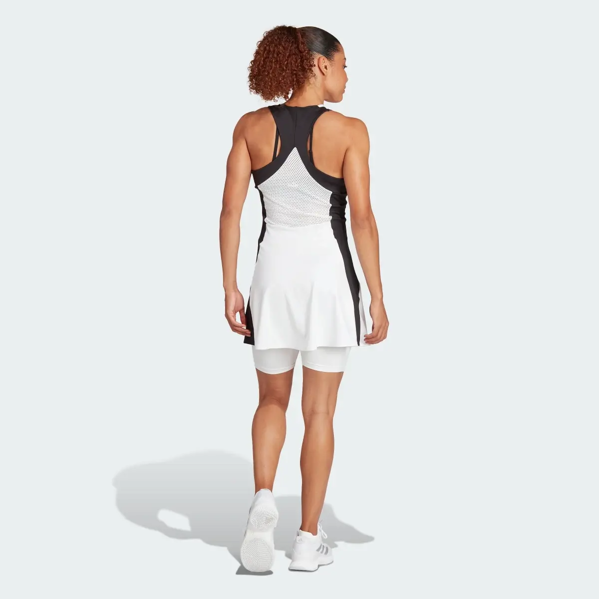 Adidas Premium Tenniskleid. 3