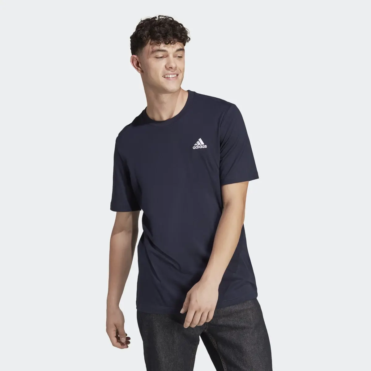 Adidas Camiseta Essentials Single Jersey Embroidered Small Logo. 2