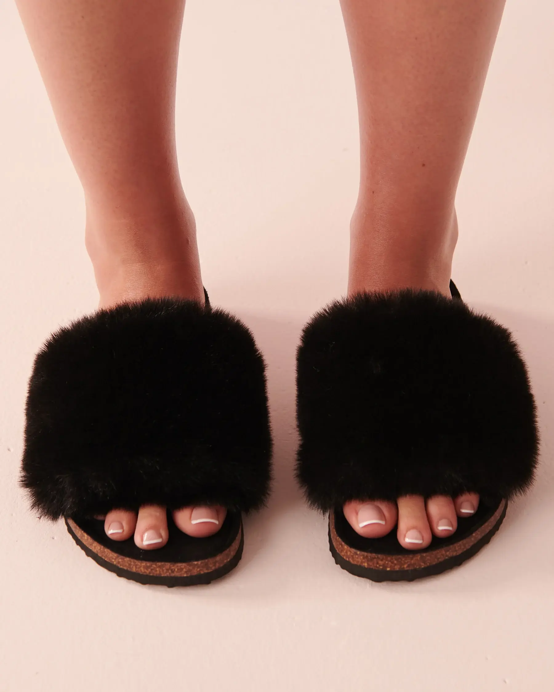 La Vie en Rose Plush Open Slide Slippers. 3