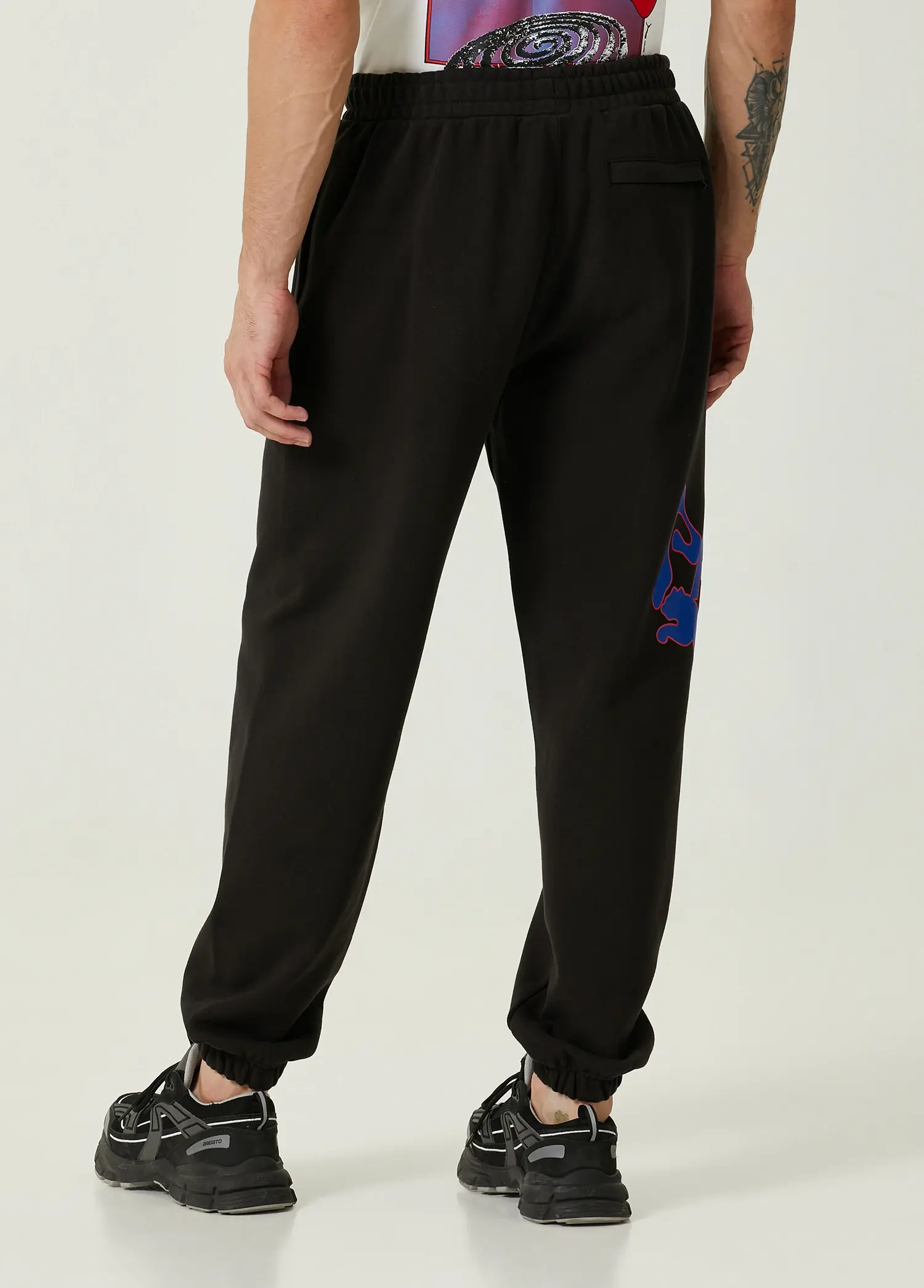 Beymen X Perks And Mini Graphic Siyah Pantolon. 3