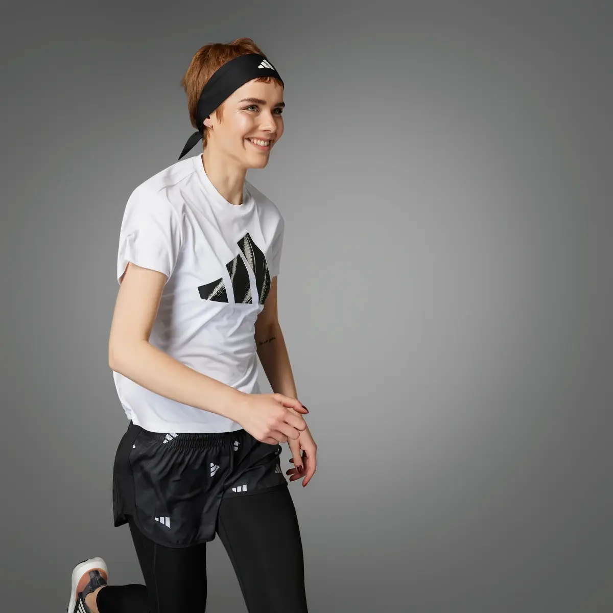 Adidas Playera Run It Brand Love. 3