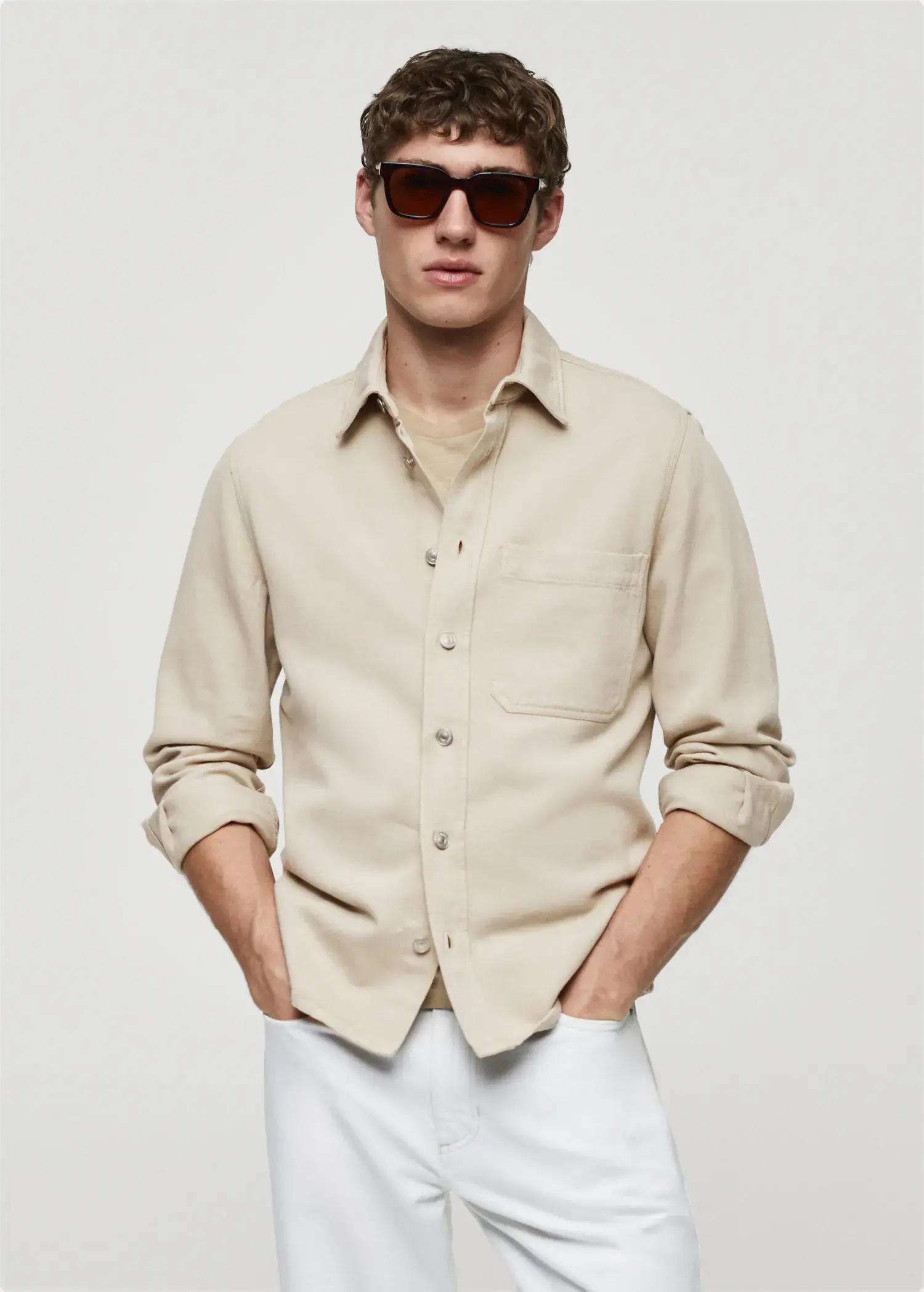 Mango Regular fit cotton and linen overshirt. 1