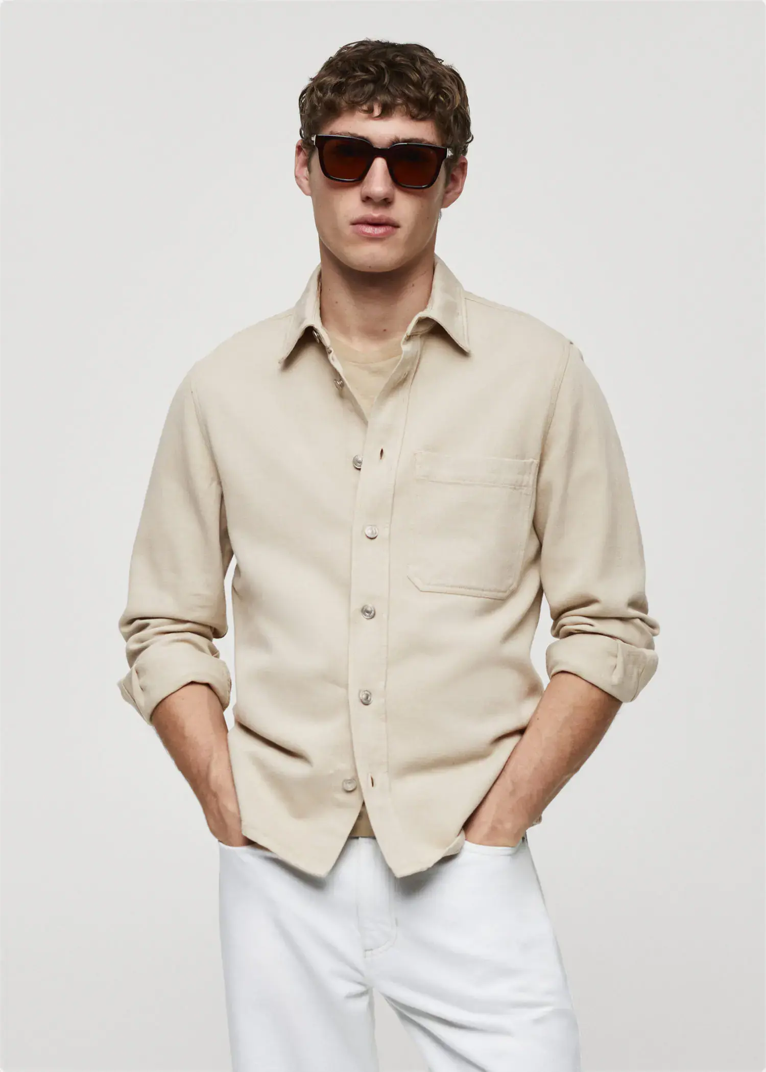 Mango Regular-Fit-Overshirt aus Baumwolle mit Leinen. 1