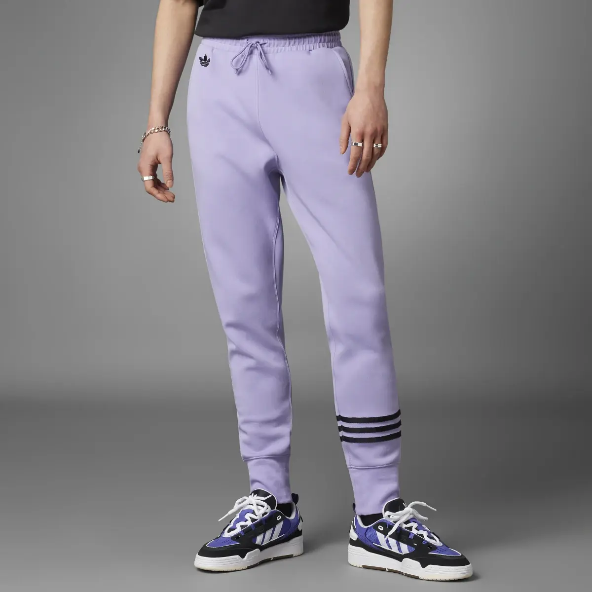 Adidas Adicolor Neuclassics Sweatpants. 1