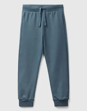 sporty trousers with drawstring