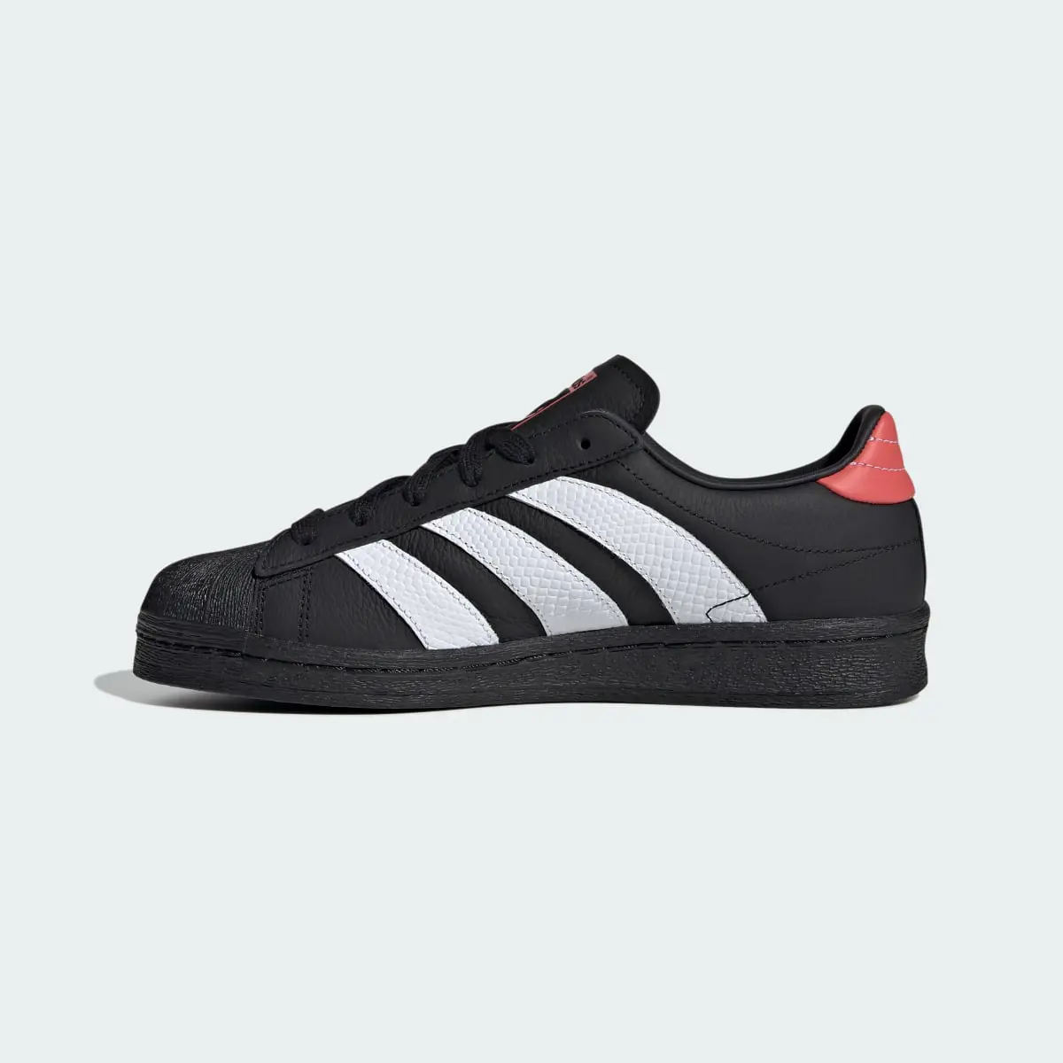 Adidas Scarpe Superstar 82. 3