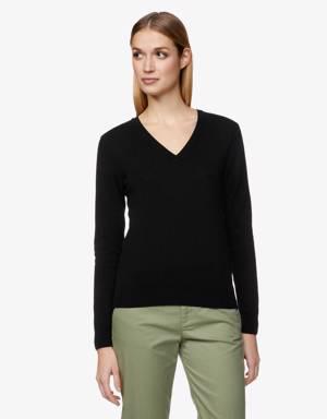 Black V-neck sweater in pure Merino wool