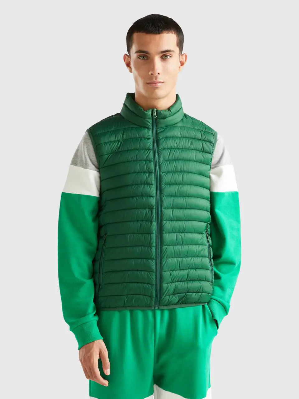 Benetton sleeveless puffer jacket with recycled wadding. 1