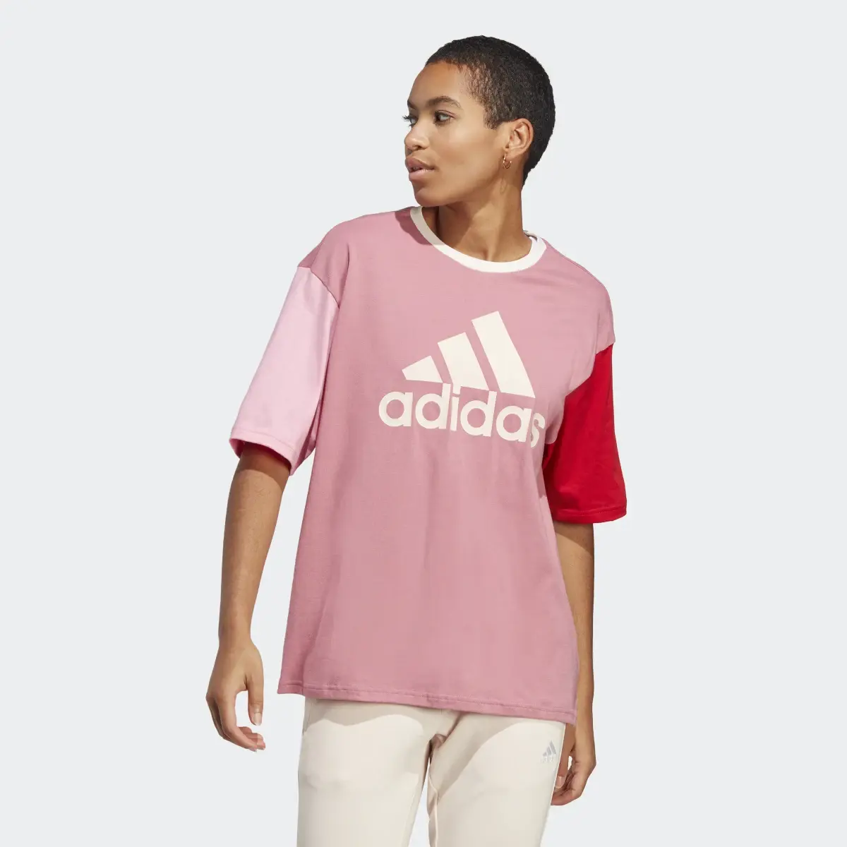 Adidas Playera Essentials Boyfriend Logo Grande. 2