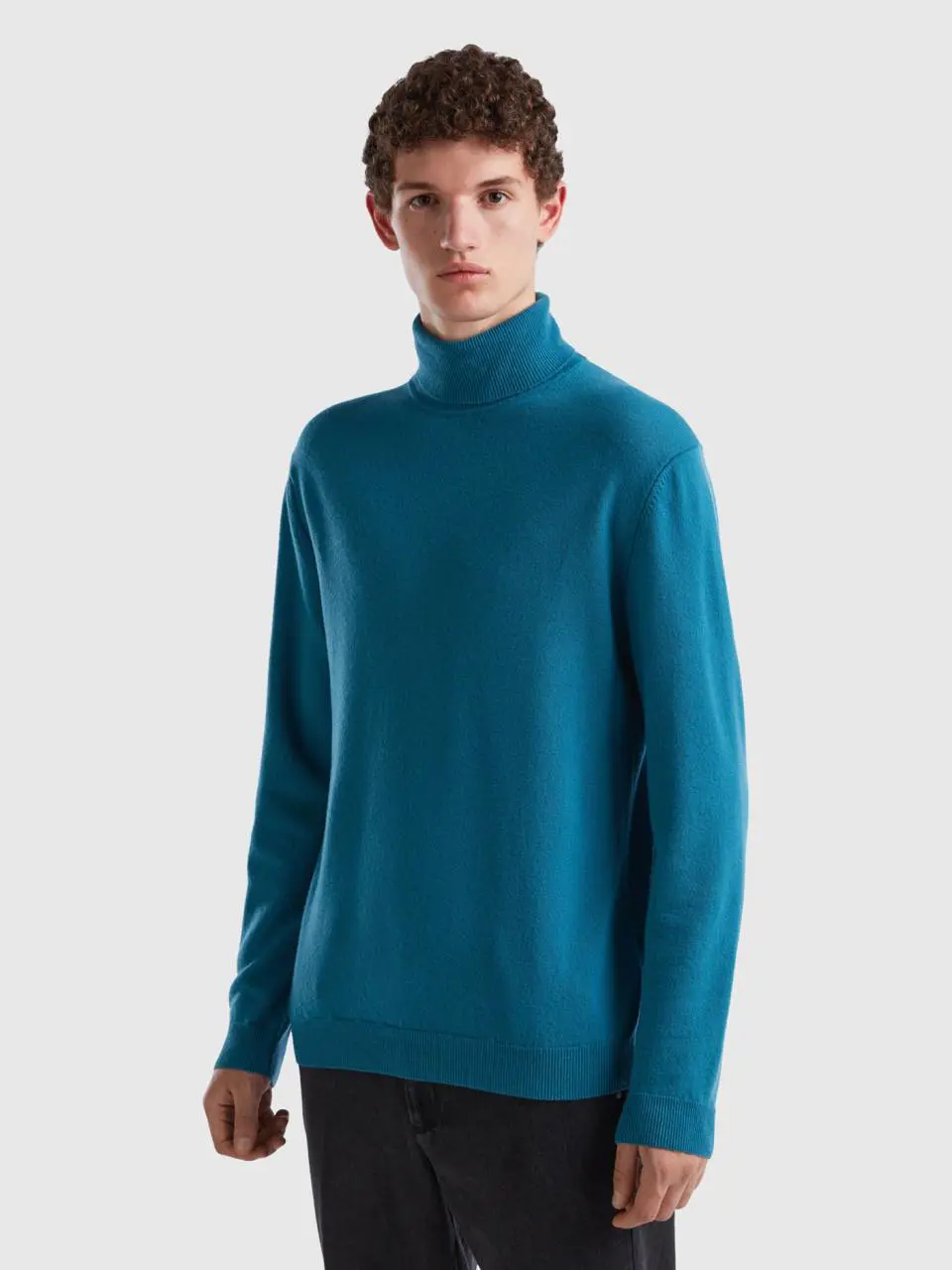 Benetton teal turtleneck in pure merino wool. 1