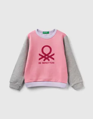 100% organic cotton sweatshirt with logo