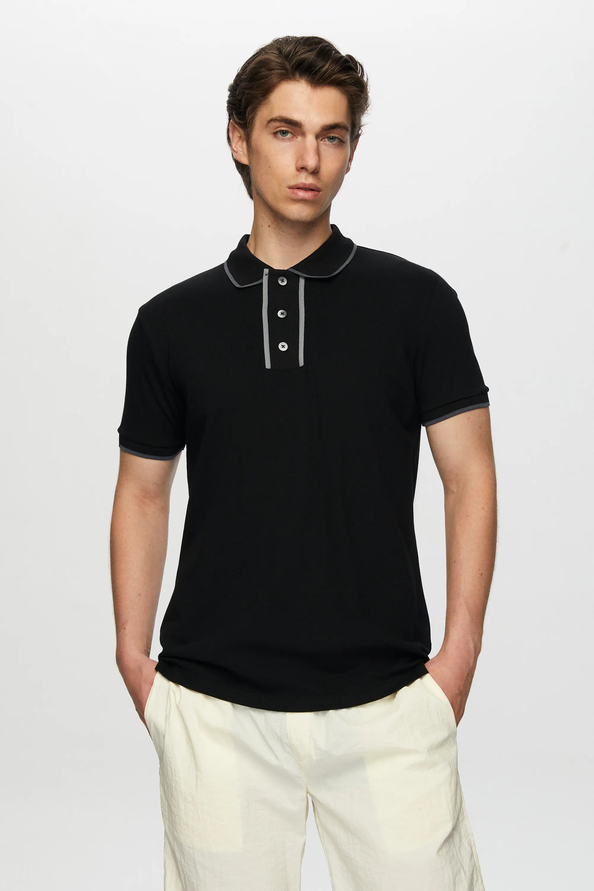 Damat Tween Tween Siyah Düğmeli Polo Yaka T-Shirt. 1