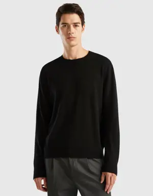 black sweater in pure cashmere