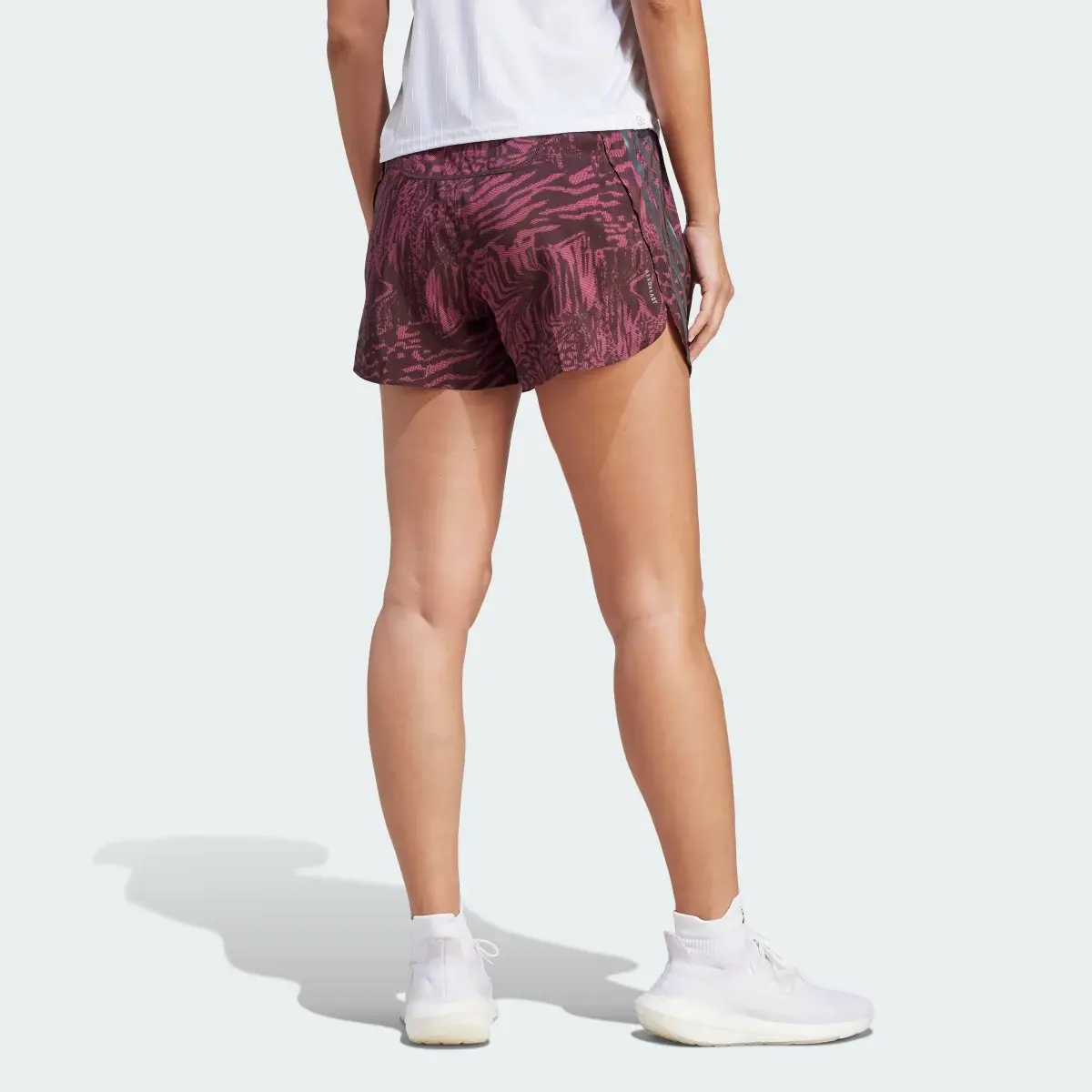 Adidas Short da running Run Icons 3-Stripes Allover Print. 2