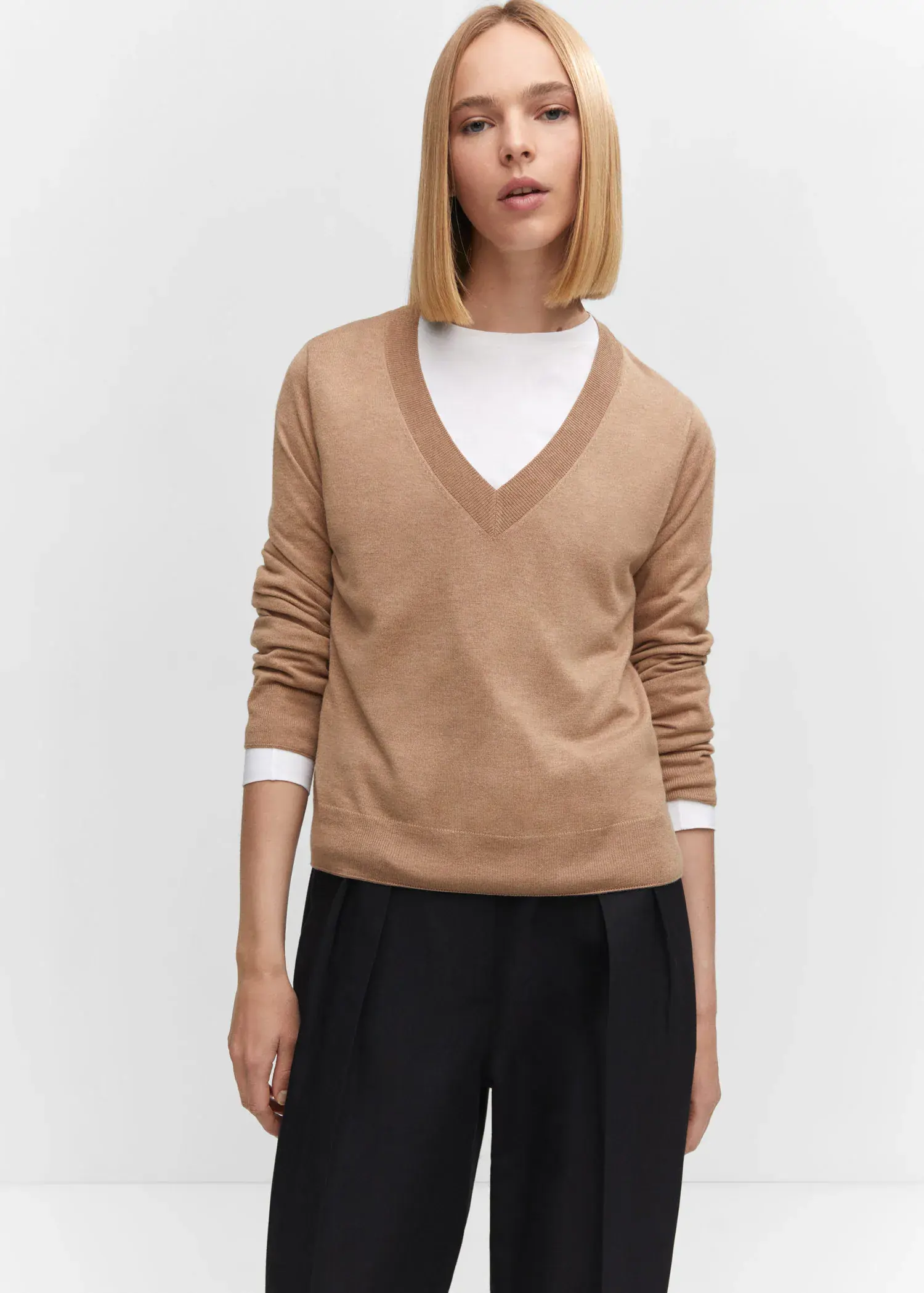 Mango Fine-knit V-neck sweater. 2