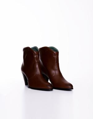 Heeled Brown Boots
