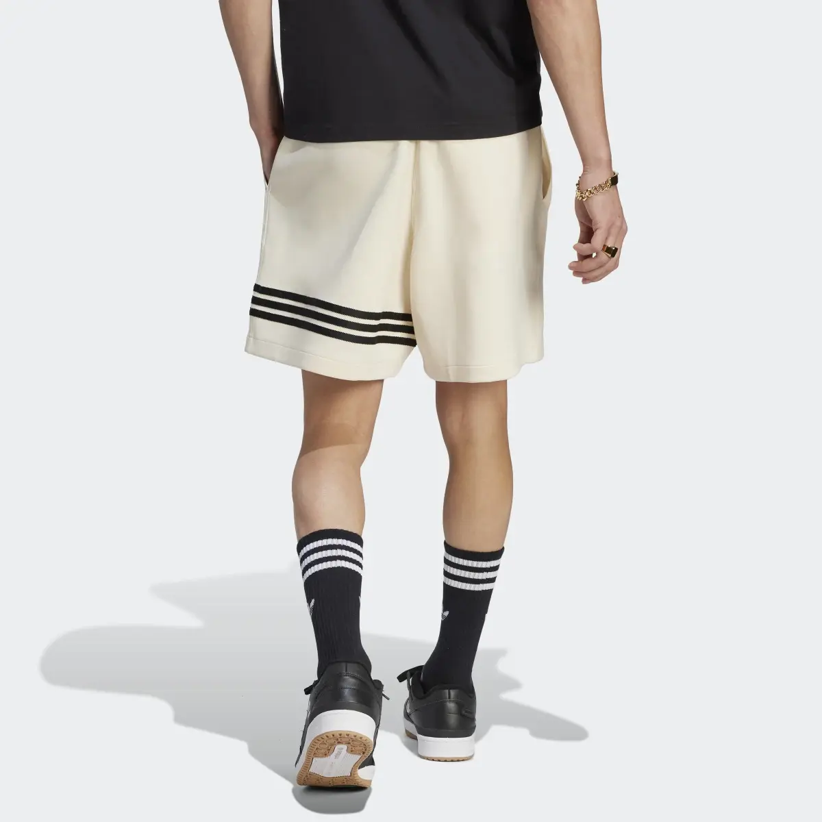 Adidas Adicolor Neuclassics Shorts. 2