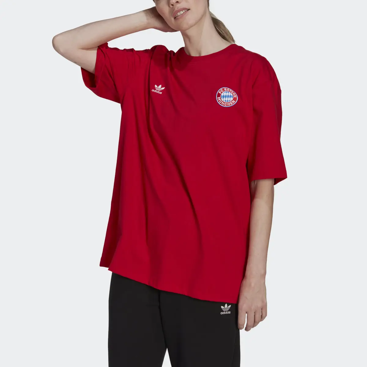 Adidas FC Bayern Essentials Trefoil T-Shirt. 1