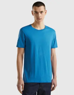blue t-shirt