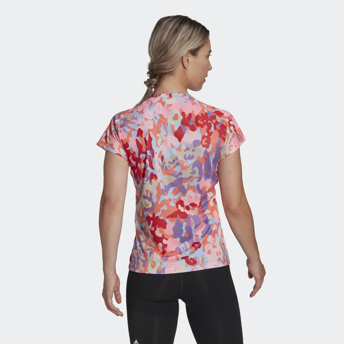 Adidas T-shirt AEROREADY Train Essentials Minimal Branding V-Neck Floral Print. 3