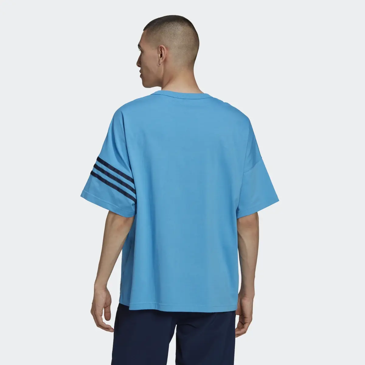 Adidas Adicolor Neuclassics Tee. 3