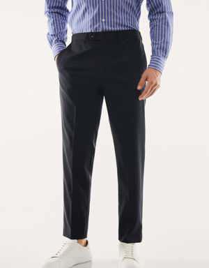 Breathable slim-fit suit trousers