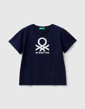 100% cotton t-shirt with logo