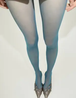 Thin veiled tights