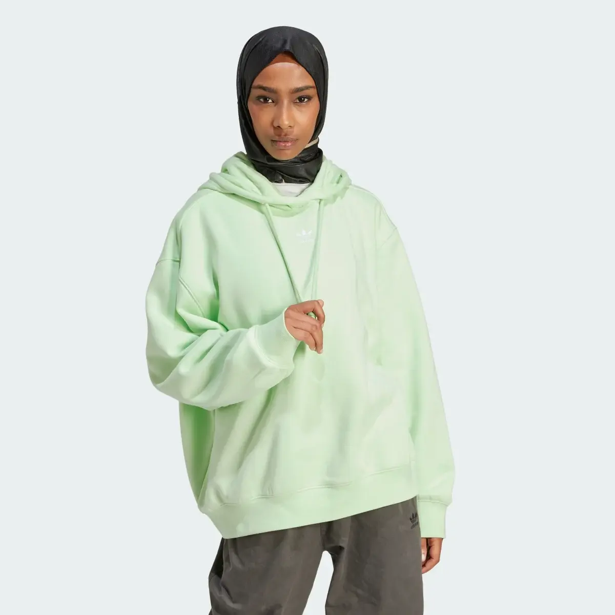 Adidas Adicolor Essentials Boyfriend Hoodie. 2