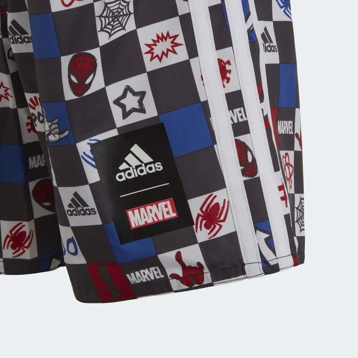 Adidas x Marvel's Spider-Man Badeshorts. 3