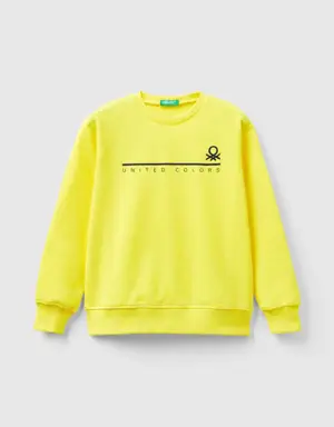 sweatshirt with logo print