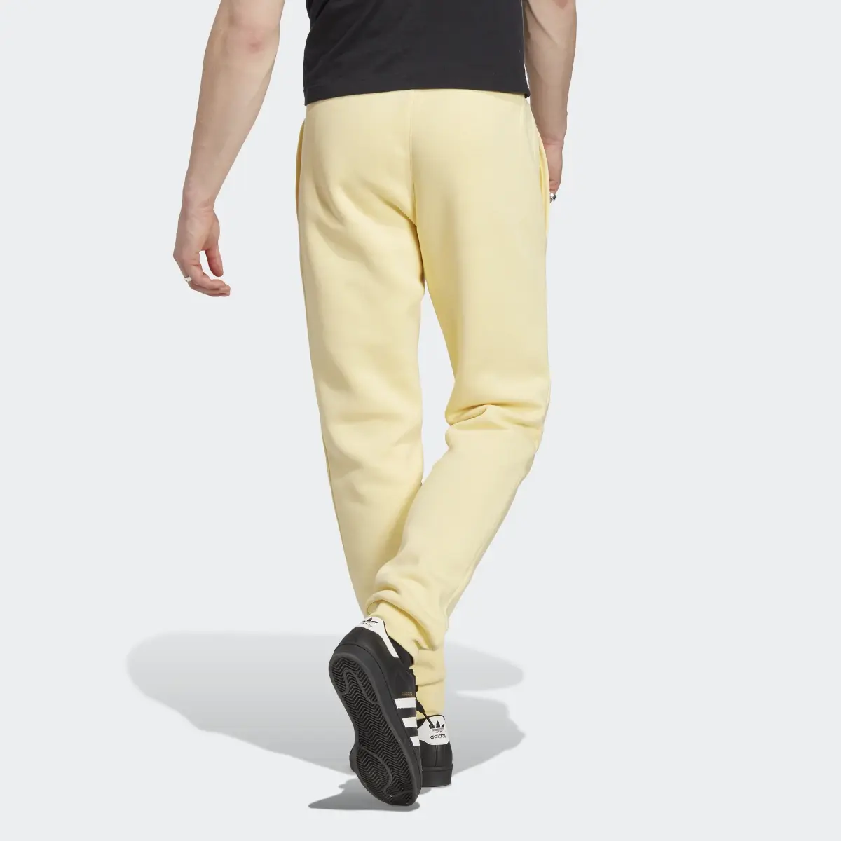 Adidas Trefoil Essentials Pants. 2