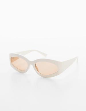 Curved frame sunglasses