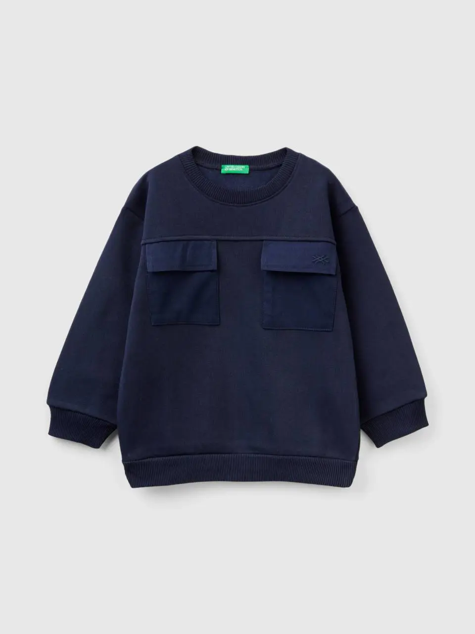 Benetton warm sweatshirt with pockets. 1