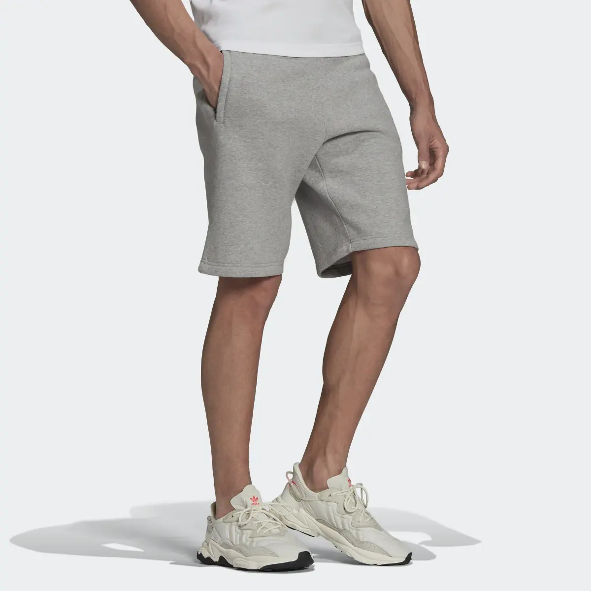 Adidas adicolor Essentials Trefoil Shorts. 3