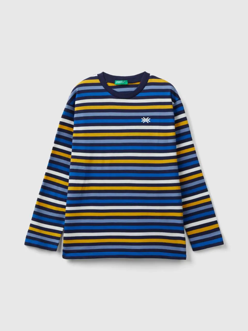 Benetton striped t-shirt in 100% cotton. 1